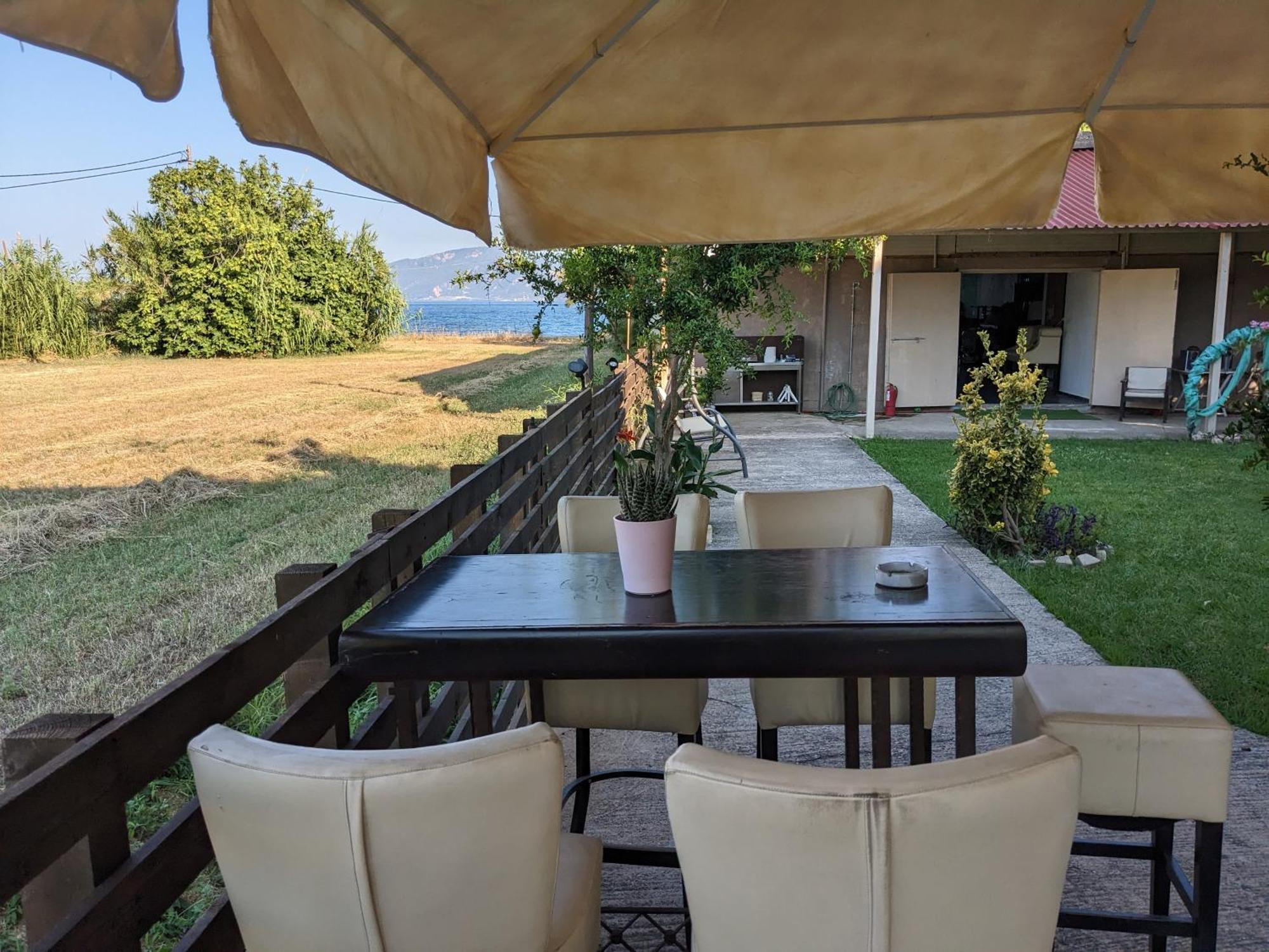 Nafpaktos Beach Apartment Екстериор снимка